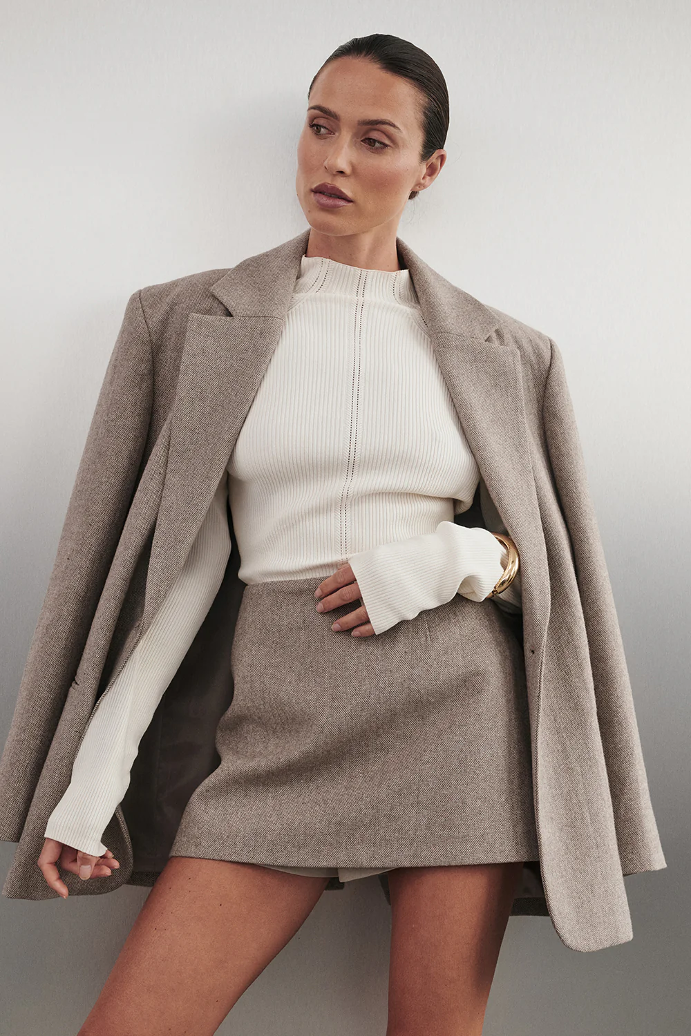 AINSLY OAT TEXTURED MICRO SKORT - Image 2