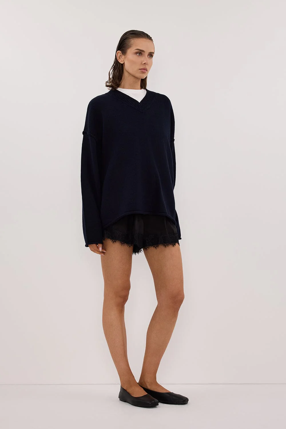 ANDREA BLACK CUPRO LACE SHORT - Image 3