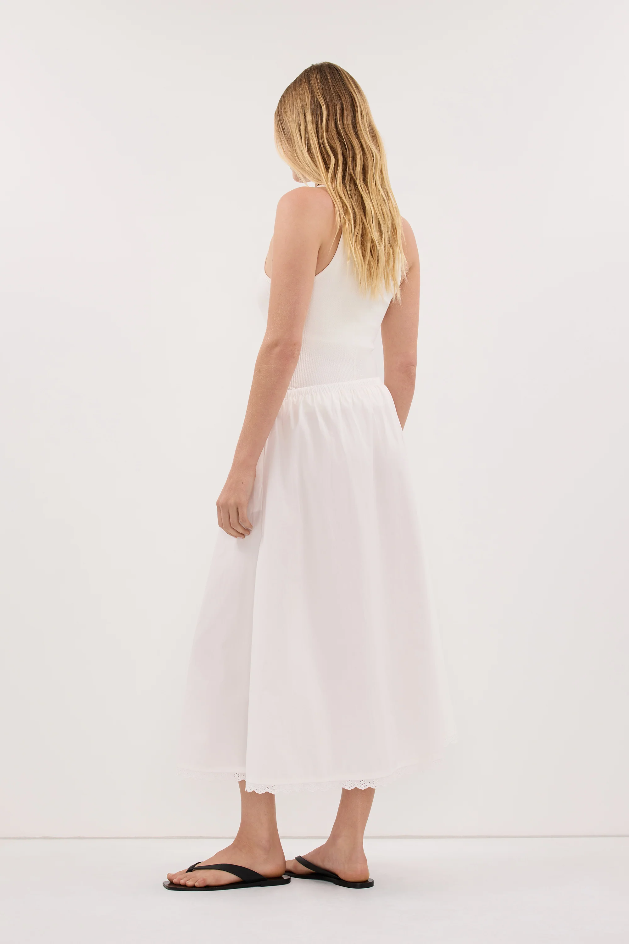 ARLETTE WHITE COTTON GATHERED 7/8 SKIRT - Image 4