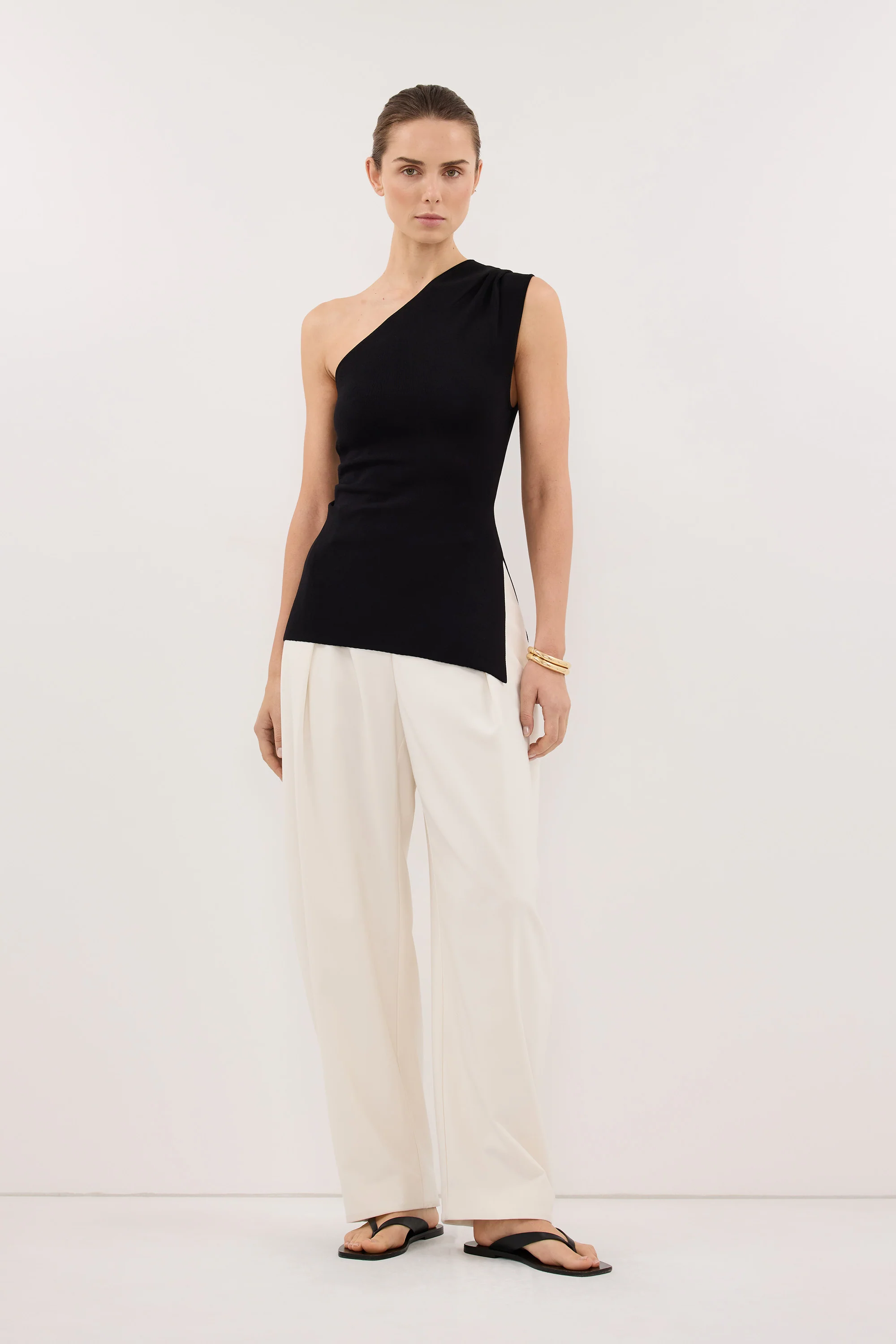 BRYNN BLACK ONE SHOULDER KNIT TOP