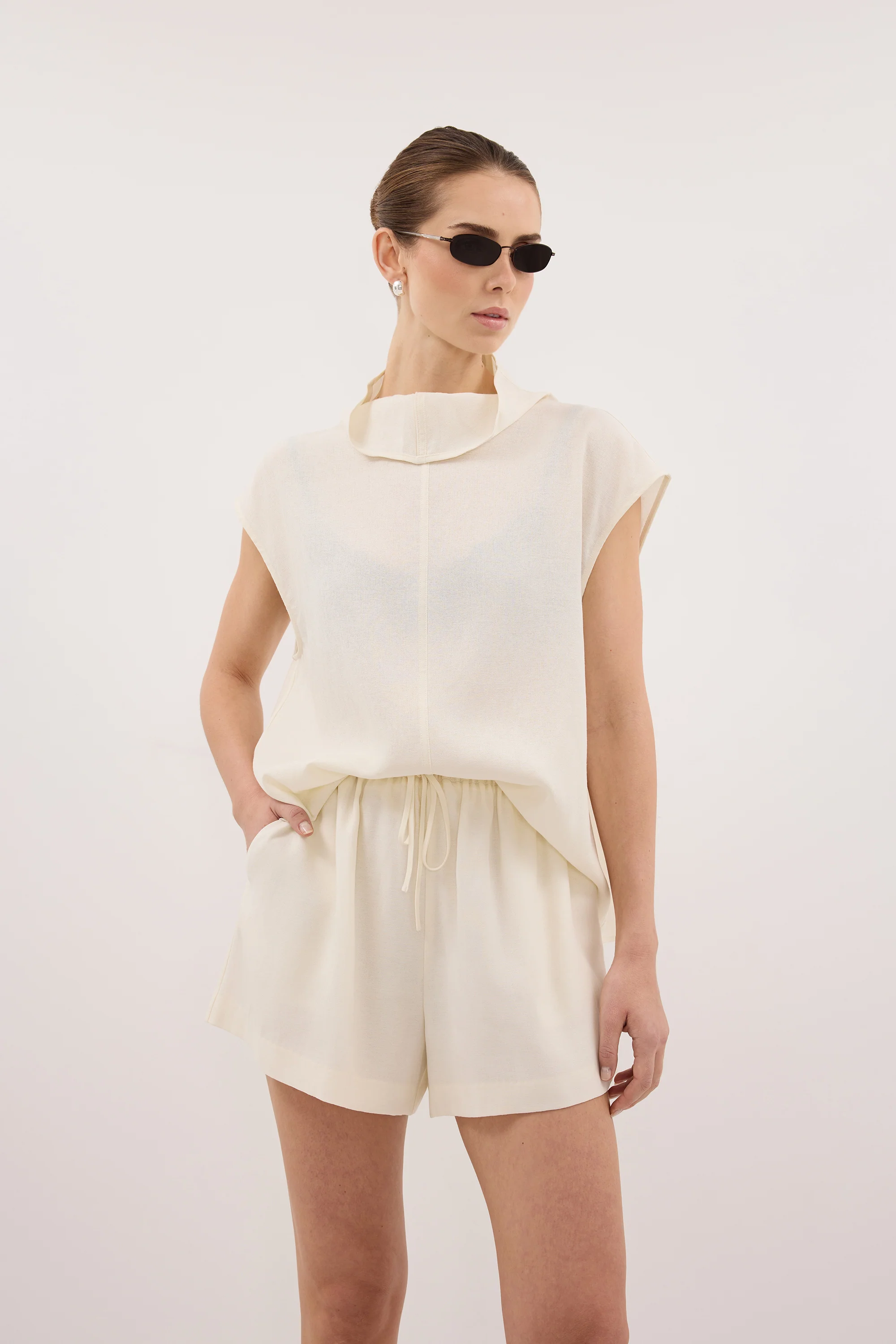 CALIA CREAM DRAWSTRING SHORT - Image 2