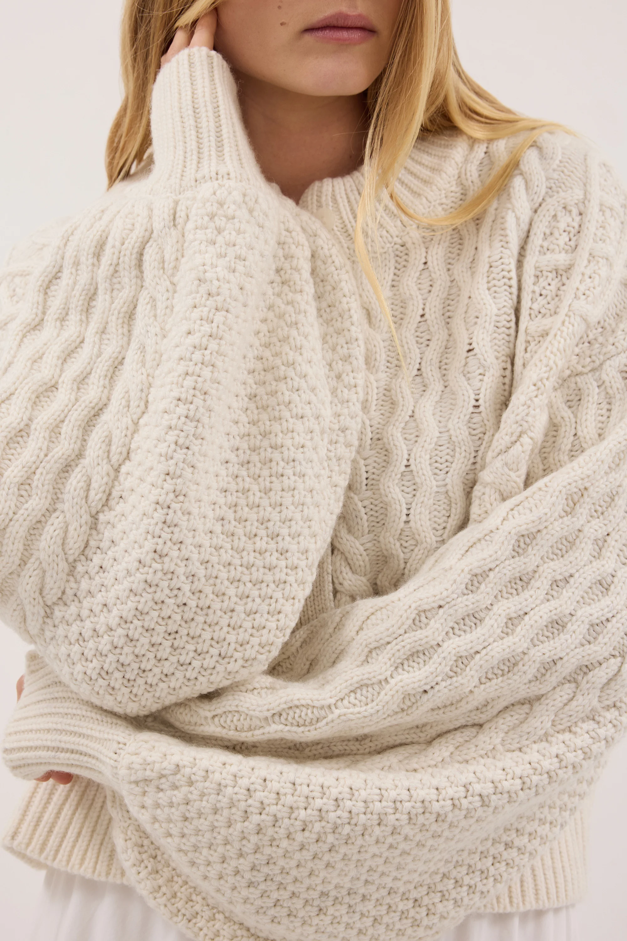 CARMEN IVORY CABLE KNIT CARDIGAN - Image 5