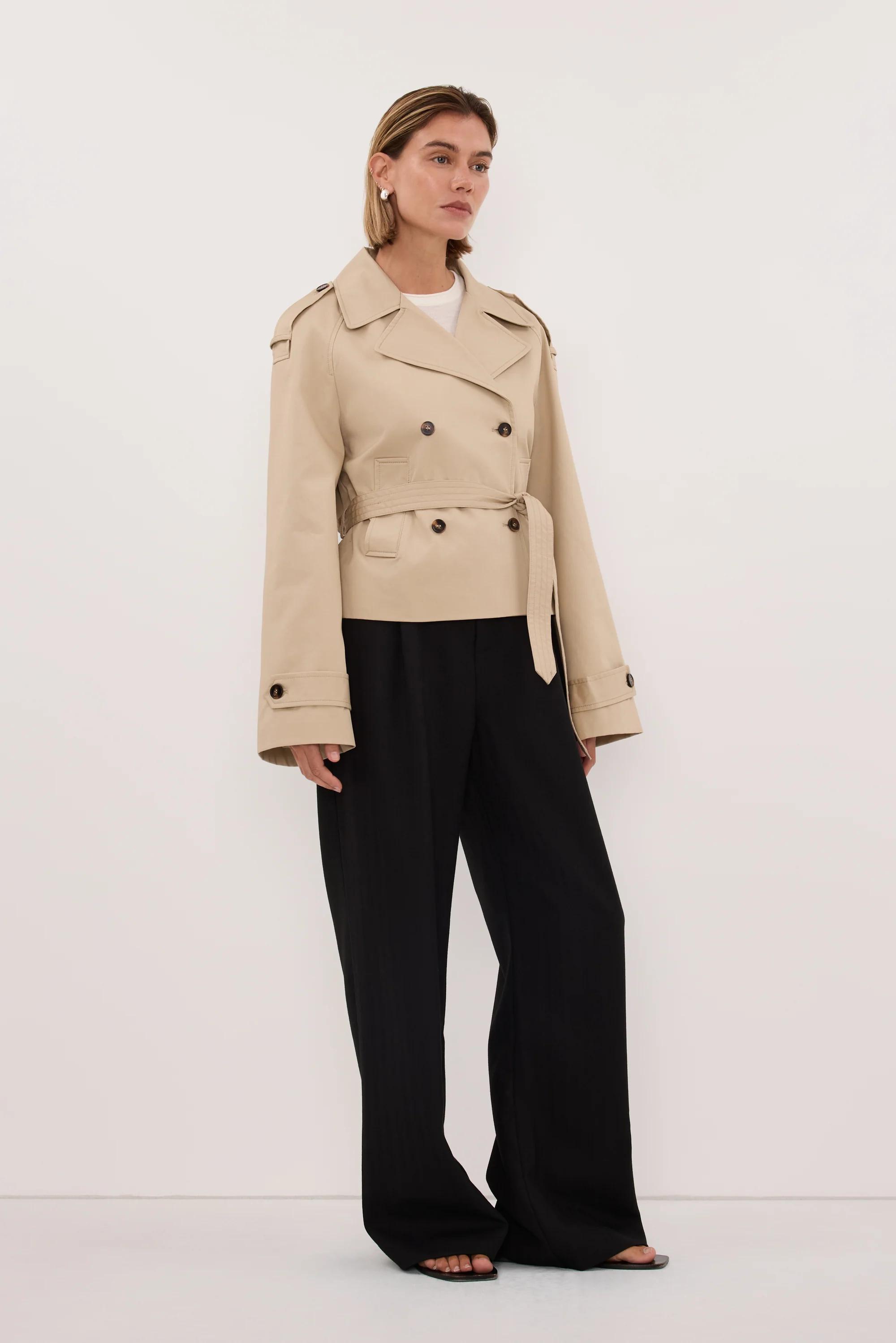 GABRIEL NATURAL CROPPED TRENCH COAT - Image 3