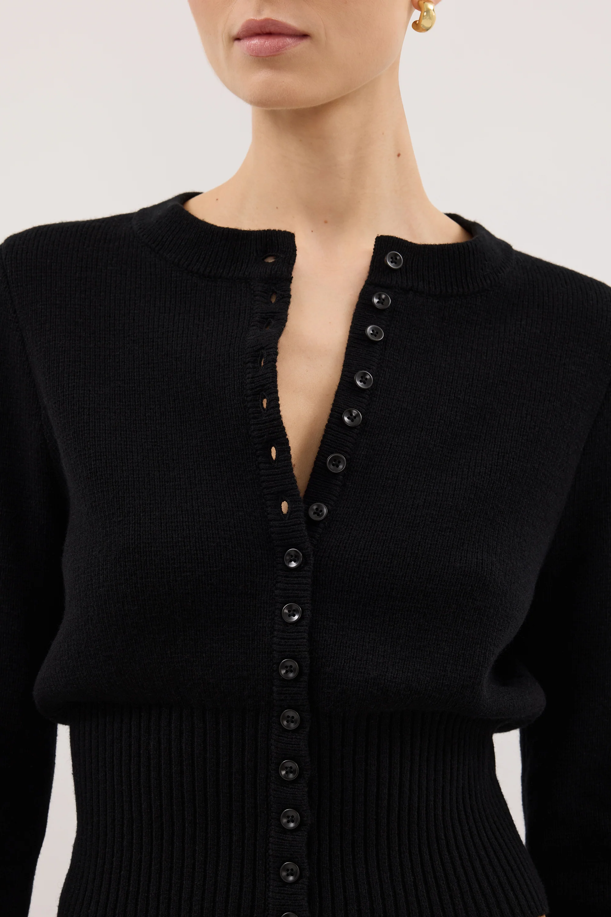 IRIS BLACK CREW KNIT CARDIGAN - Image 4