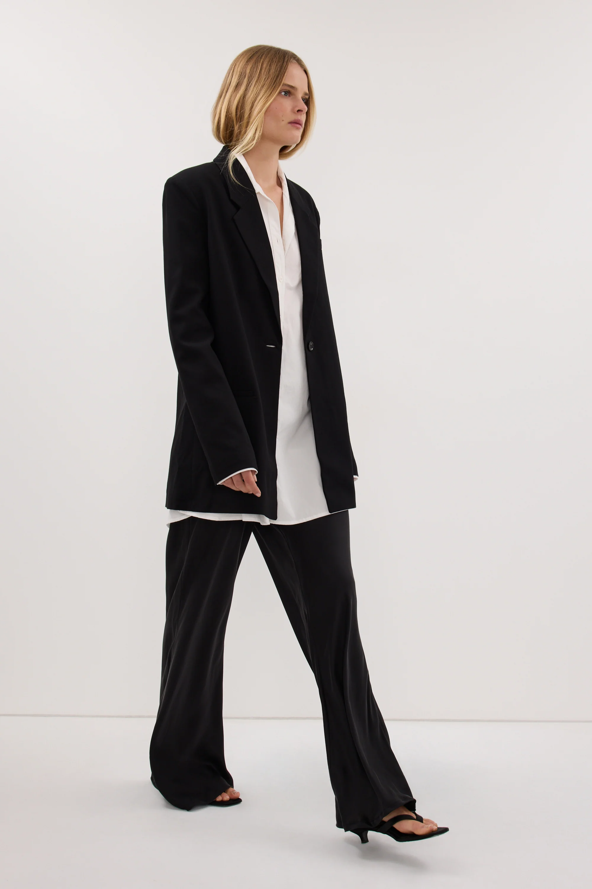 KEATON BLACK SLIM LONGLINE BLAZER - Image 3
