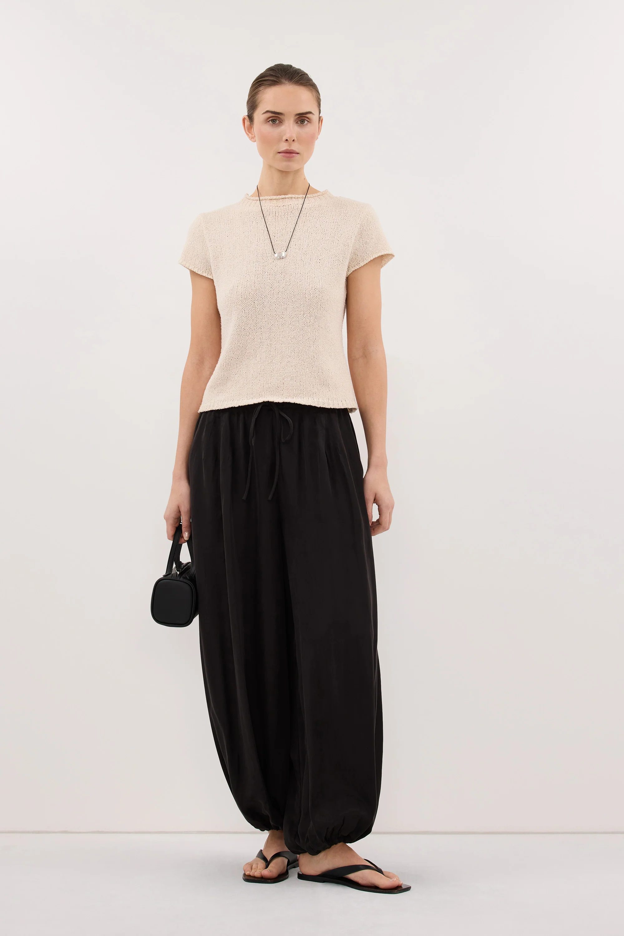 LEO SANDSTONE KNIT TOP