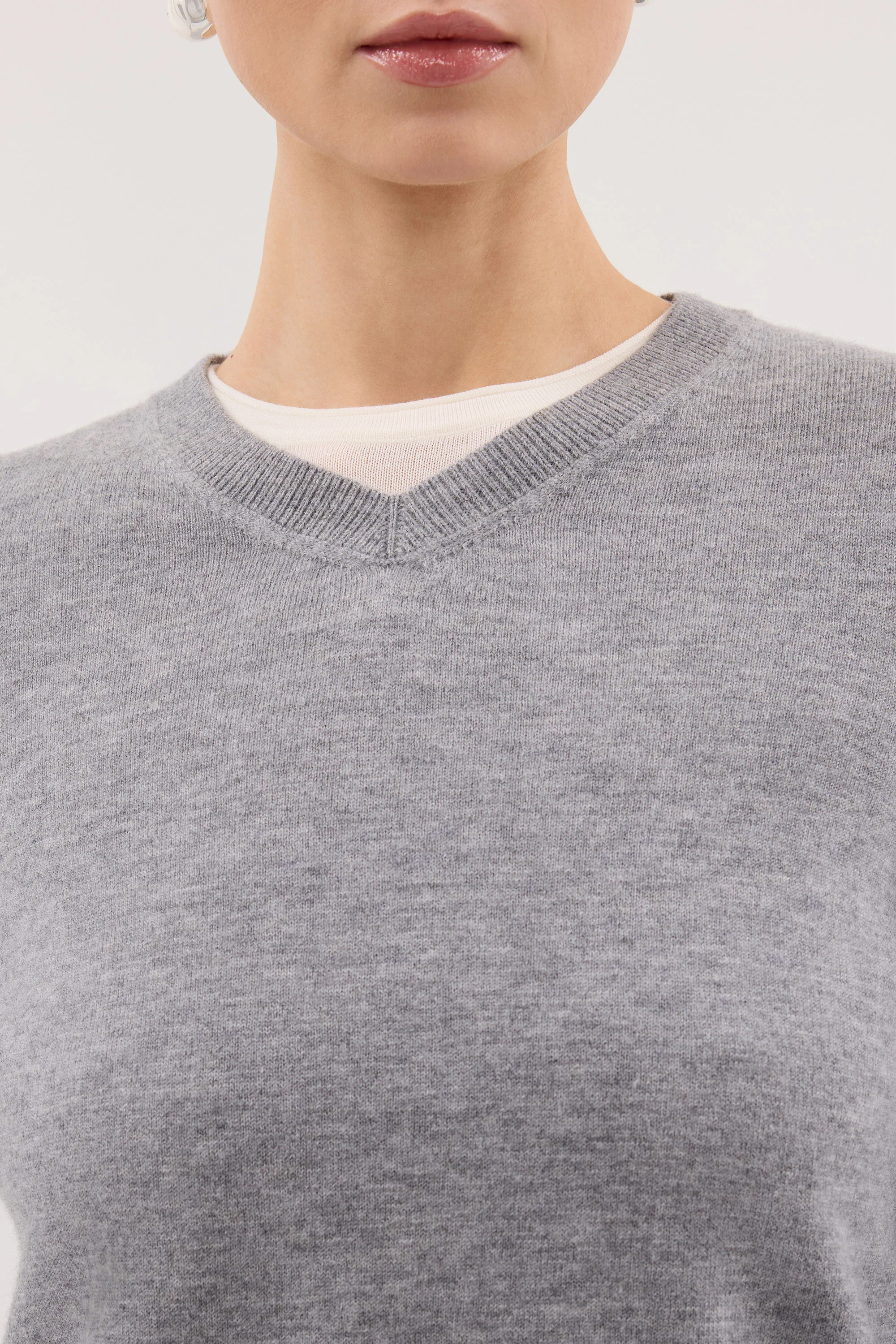 LIVIA GREY MARLE KNIT V NECK JUMPER - Image 5