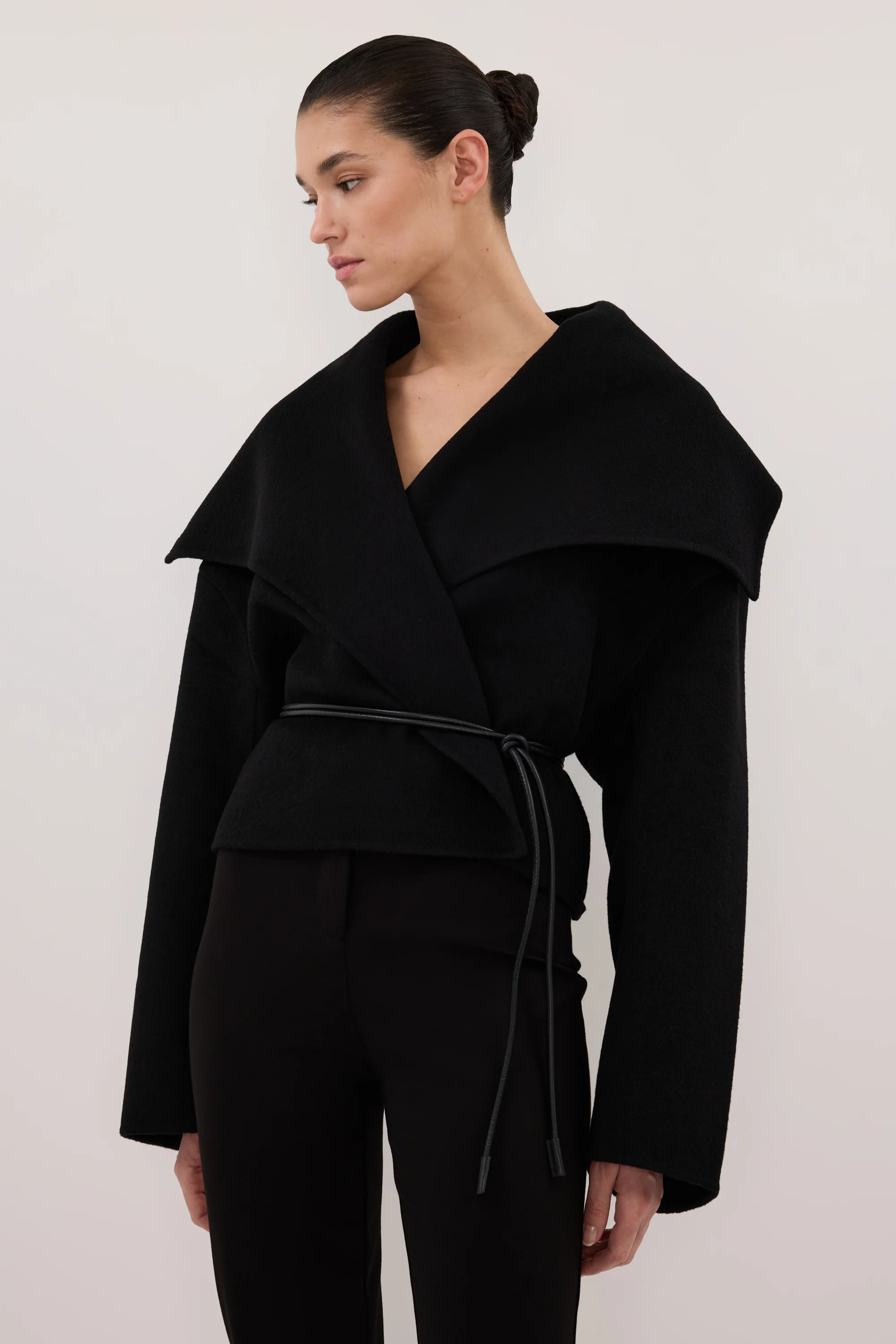 LUCIA BLACK CROPPED WOOL BLEND TRENCH COAT - Image 2