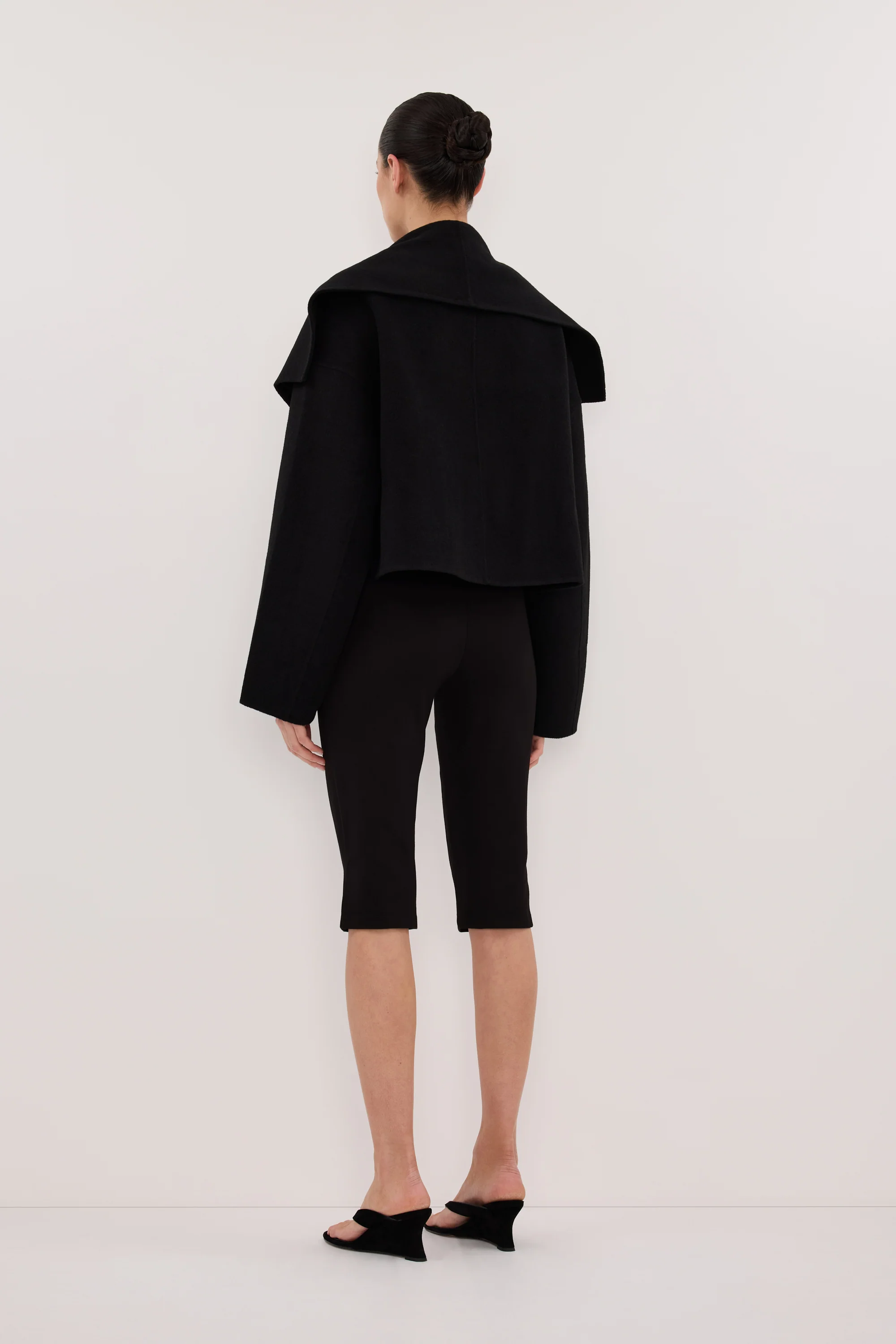 LUCIA BLACK CROPPED WOOL BLEND TRENCH COAT - Image 4