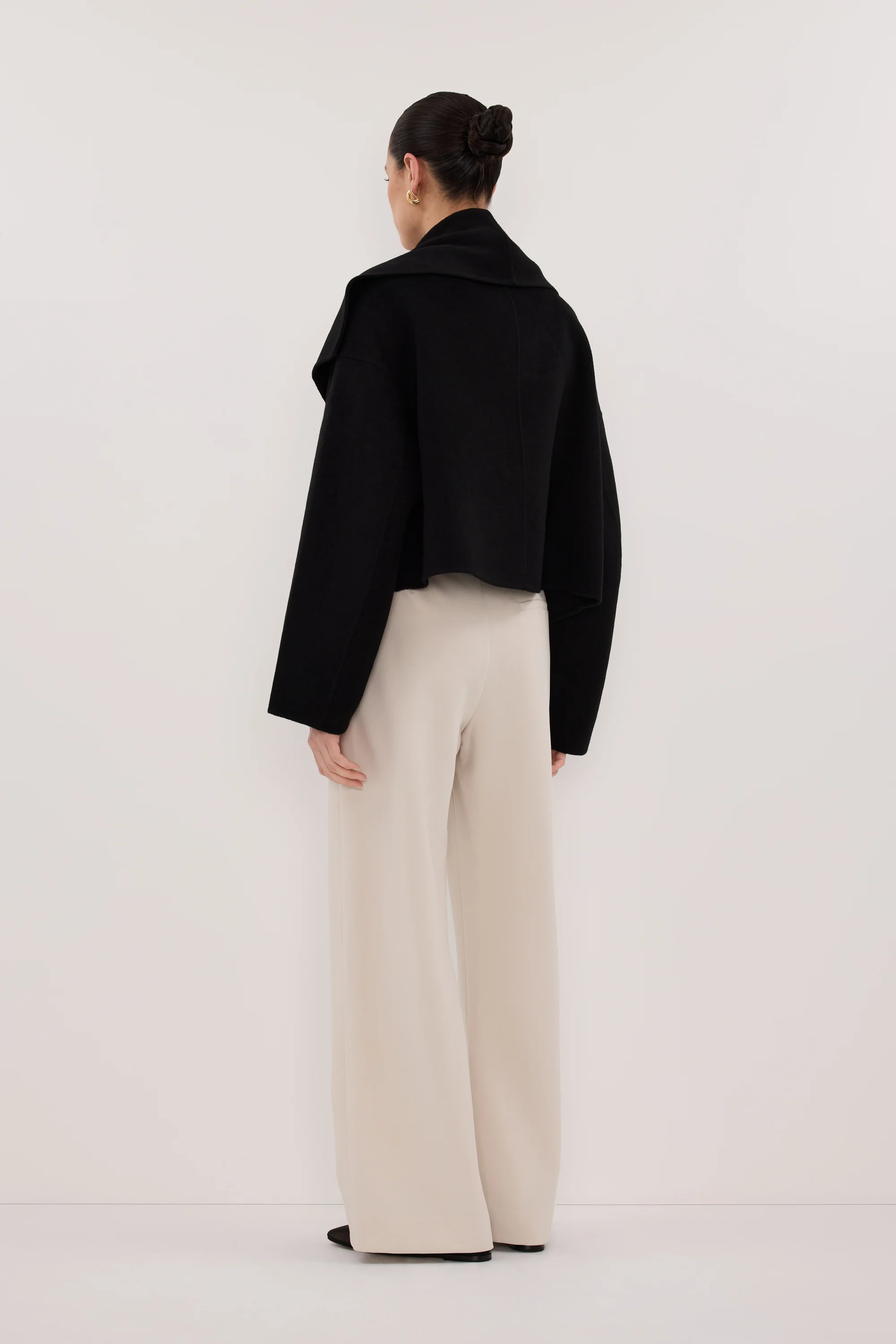 LUCIA BLACK CROPPED WOOL BLEND TRENCH COAT - Image 7