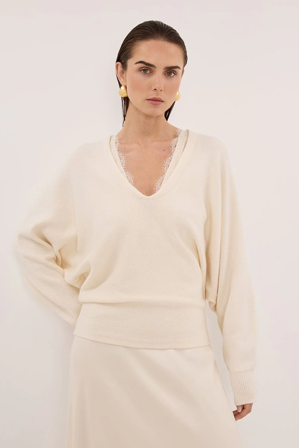 LUMI CREAM V NECK MERINO KNIT JUMPER - Image 5