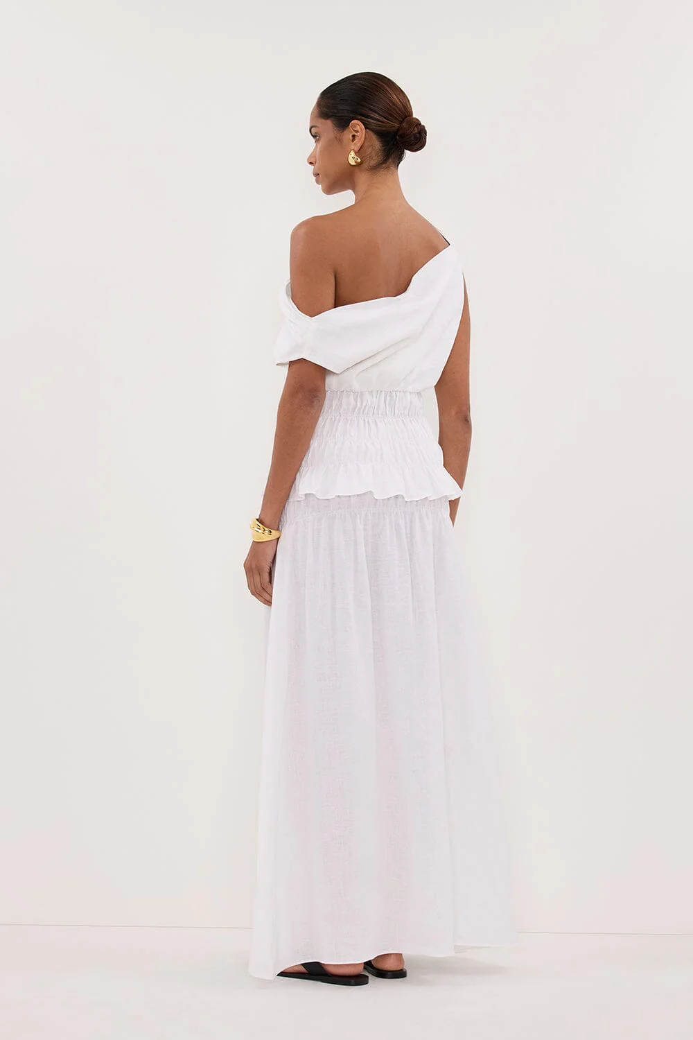 MAIA WHITE SLEEVELESS LINEN SHIRRED TOP - Image 4