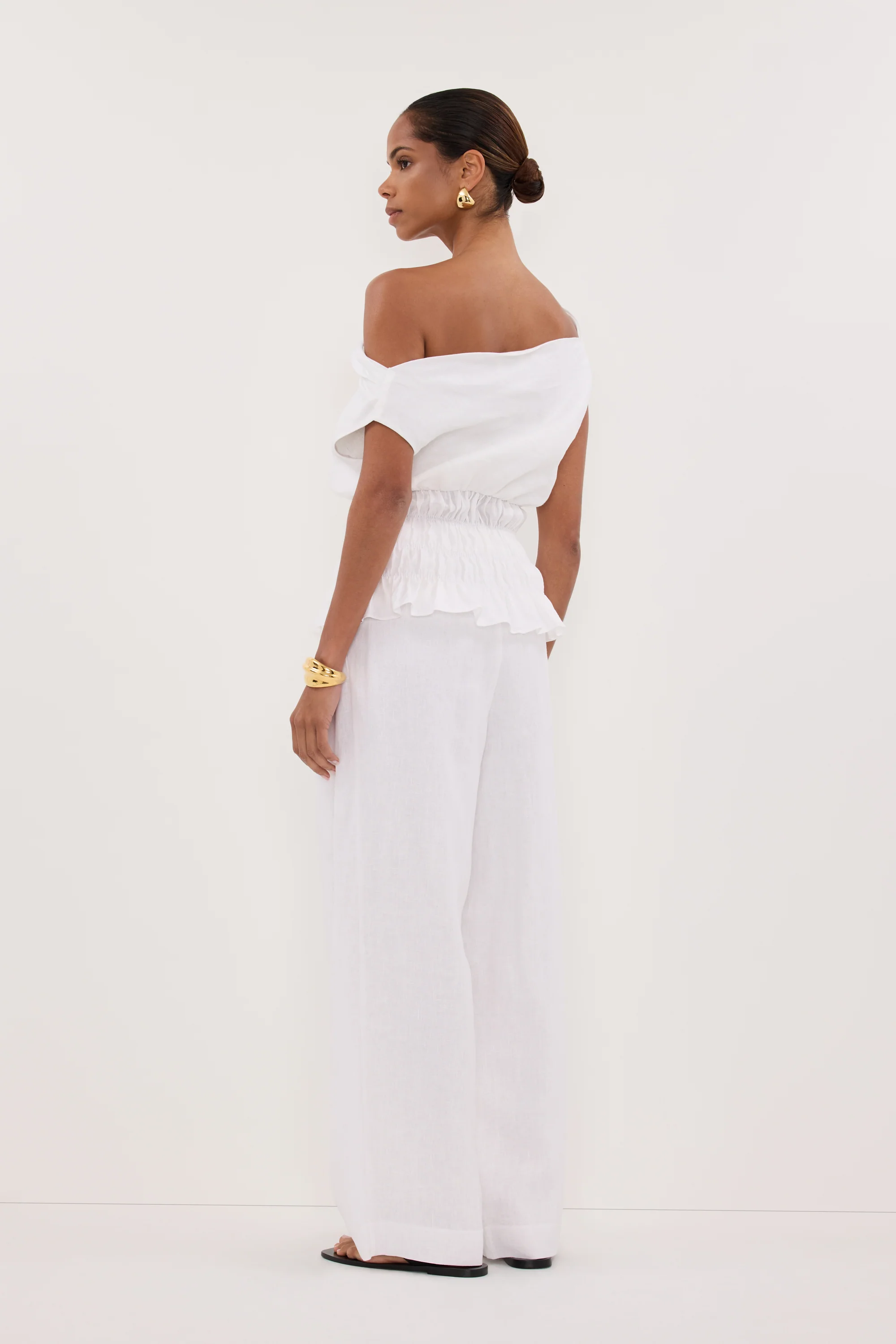 MAIA WHITE SLEEVELESS LINEN SHIRRED TOP - Image 7