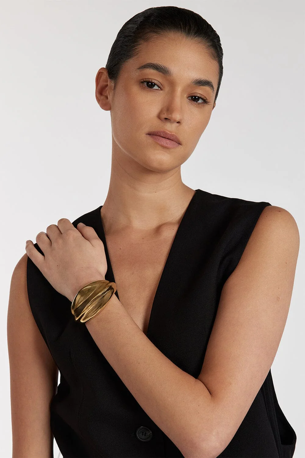 MÉGA SIMONE GOLD CUFF BRACELET - Image 3