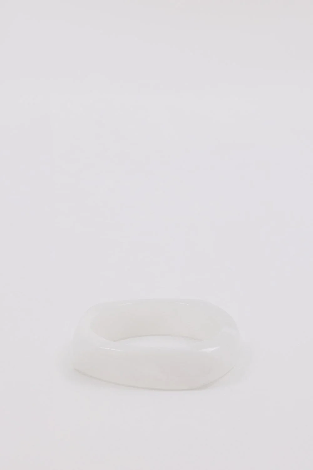 NOAH THE LABEL WHITE RESIN BANGLE