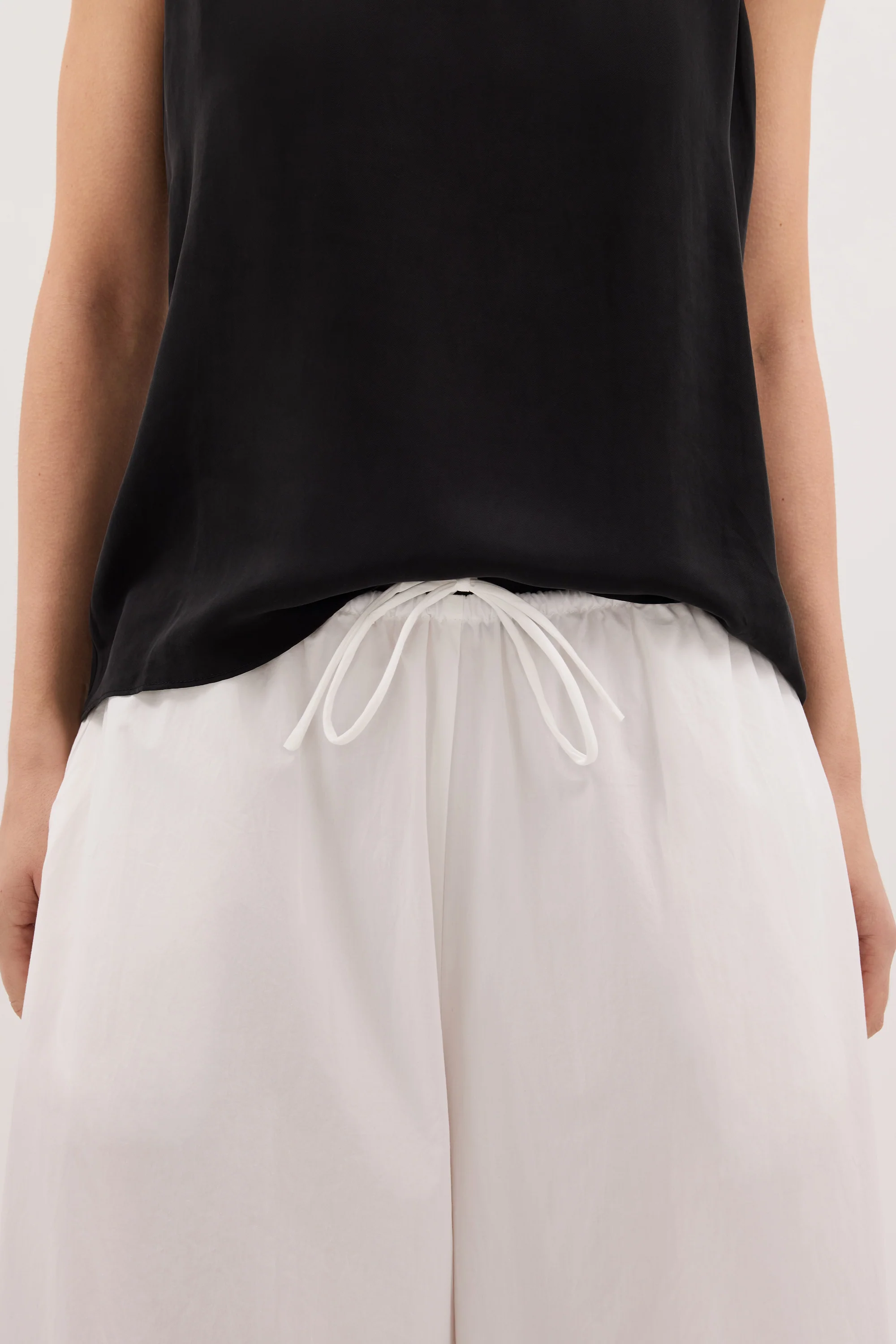 OLIVRA WHITE COTTON CROPPED PANT - Image 5