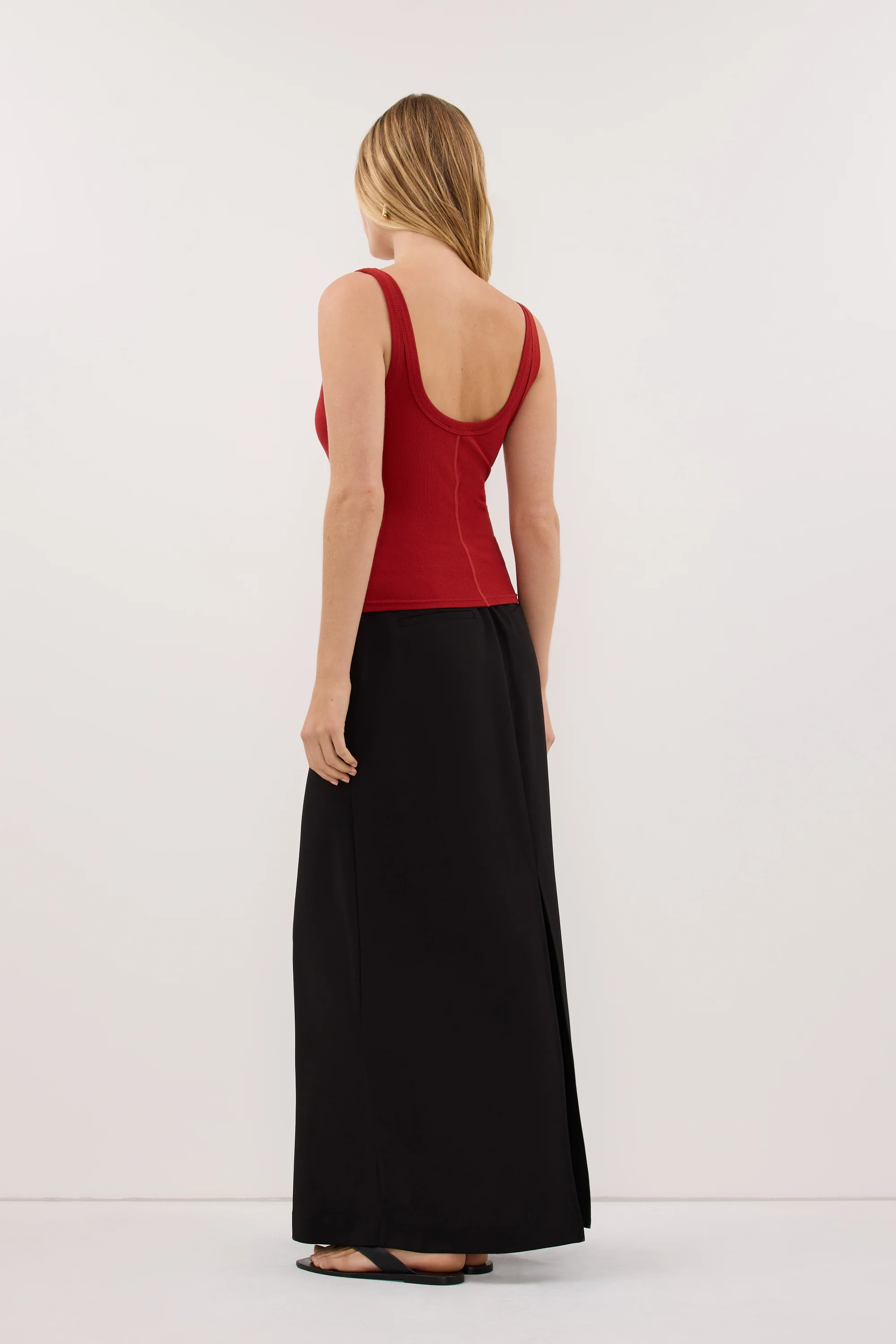 PHOEBE BURNT RED SCOOP NECK TANK - Image 4