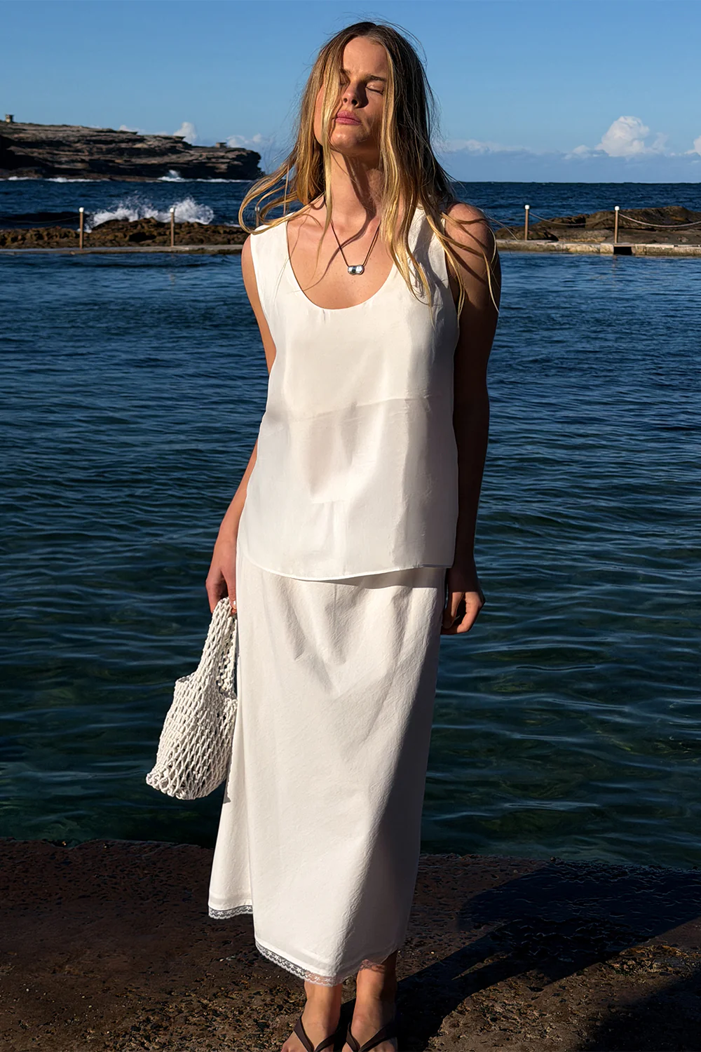 ROSIN WHITE KNEE LENGTH SKIRT - Image 9