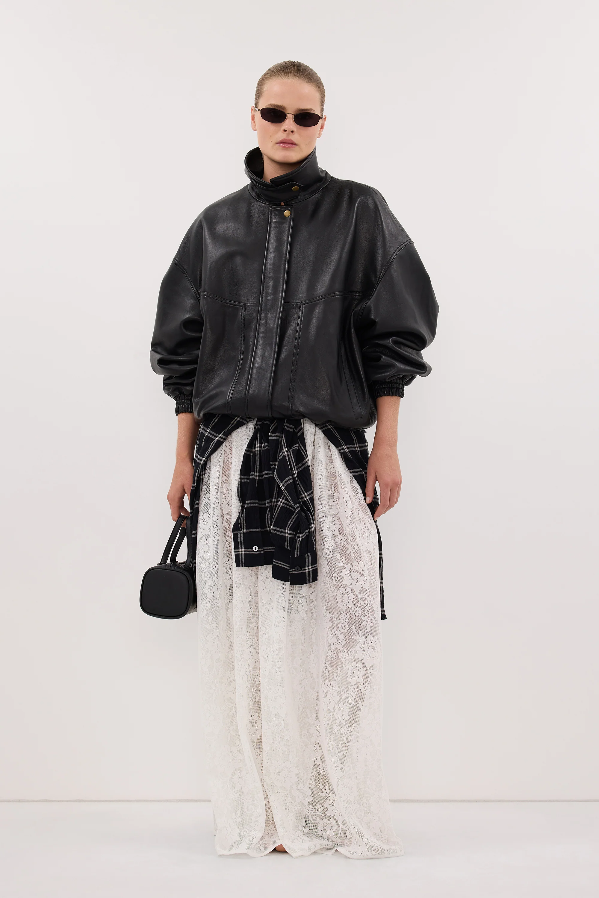 SERIN BLACK LEATHER BOMBER JACKET - Image 3