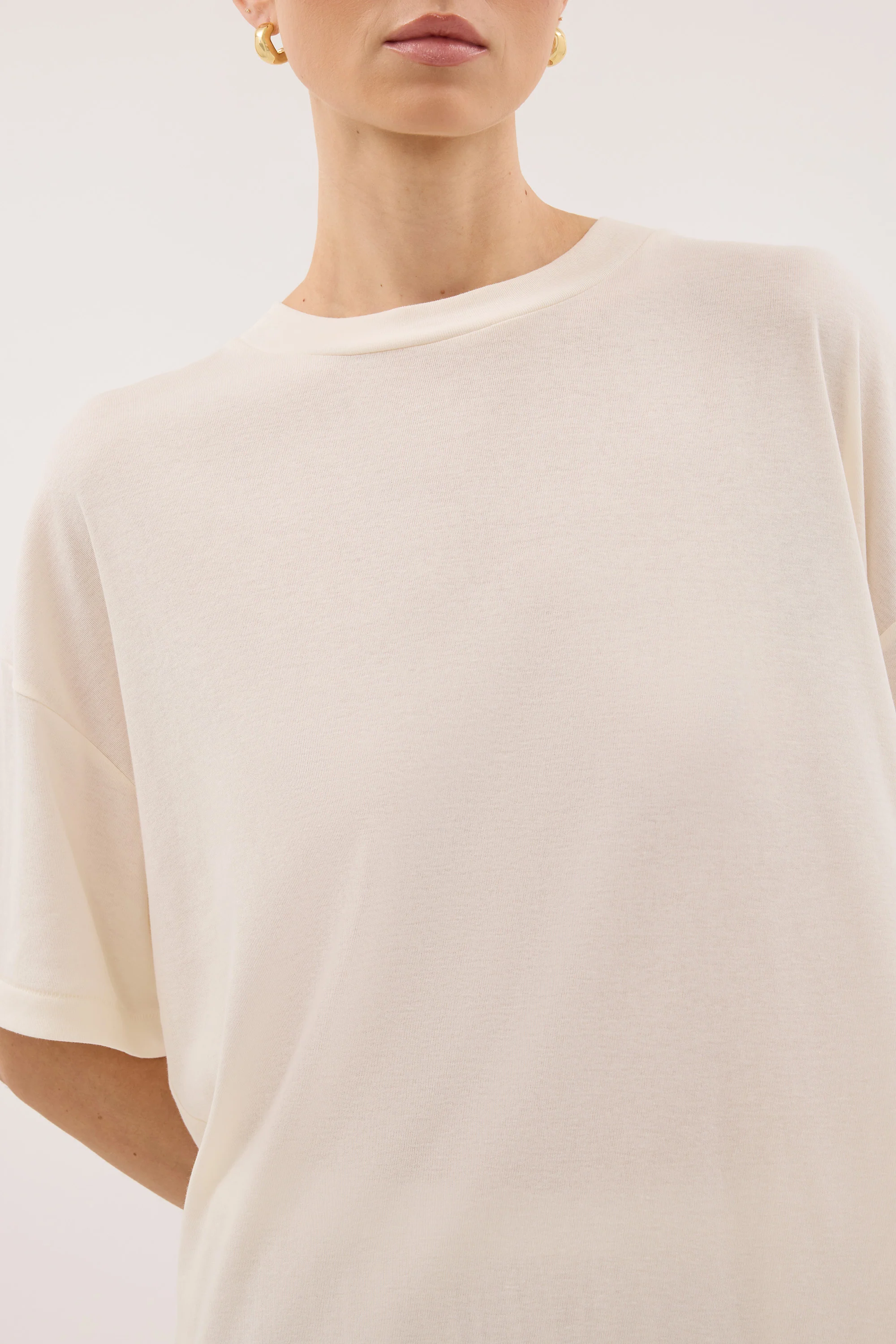SLOANE CREAM COTTON LONGLINE TEE - Image 5