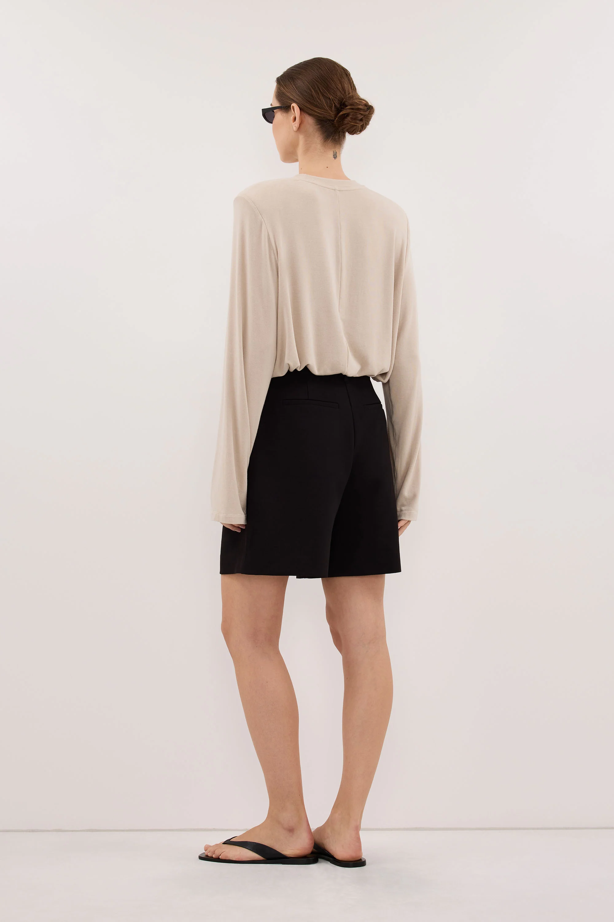 SOLENE BLACK BERMUDA SHORT - Image 4