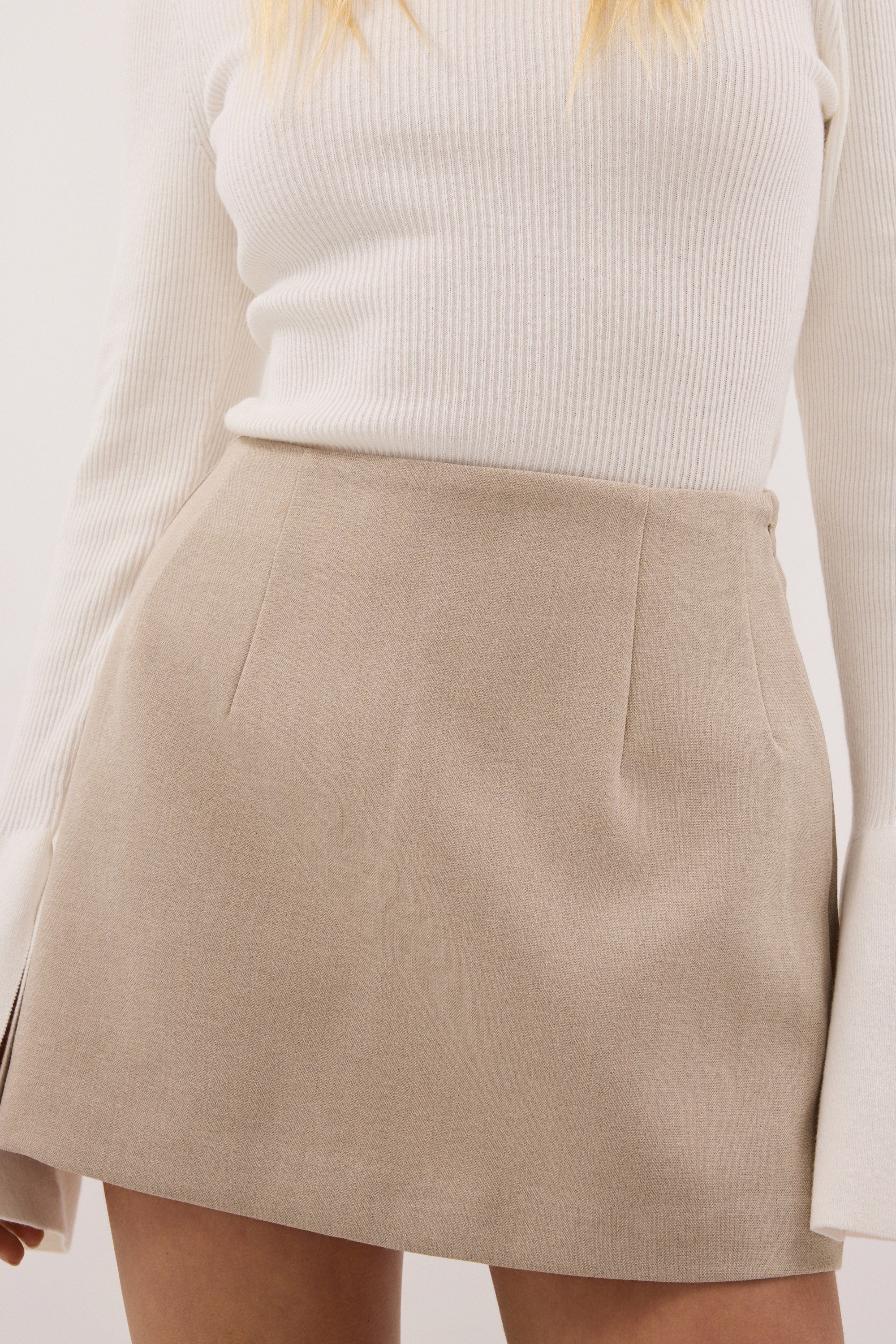 TRINITY OAT TAILORED SKORT - Image 5