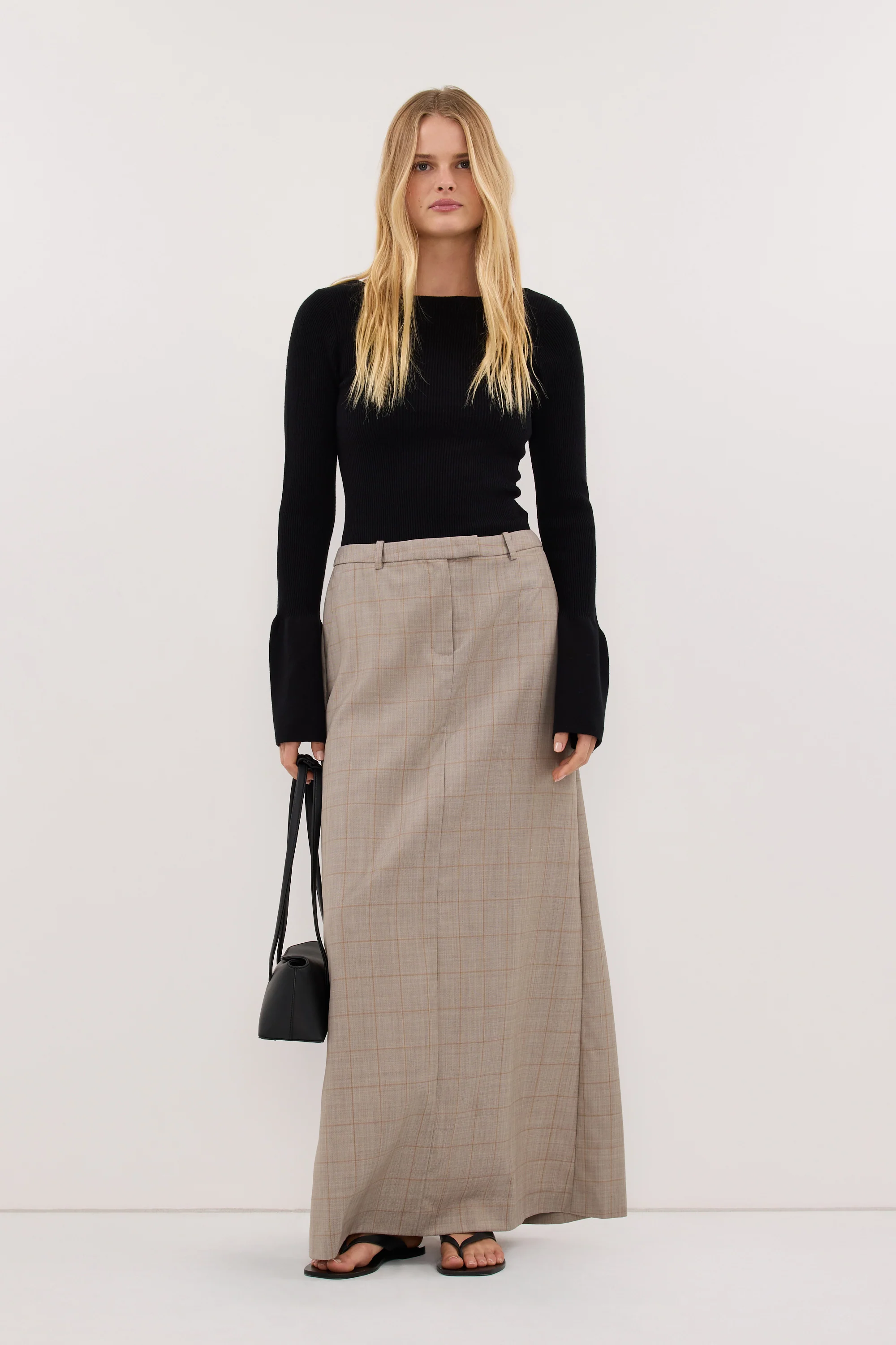 VARA BLACK LONG SLEEVE KNIT TOP