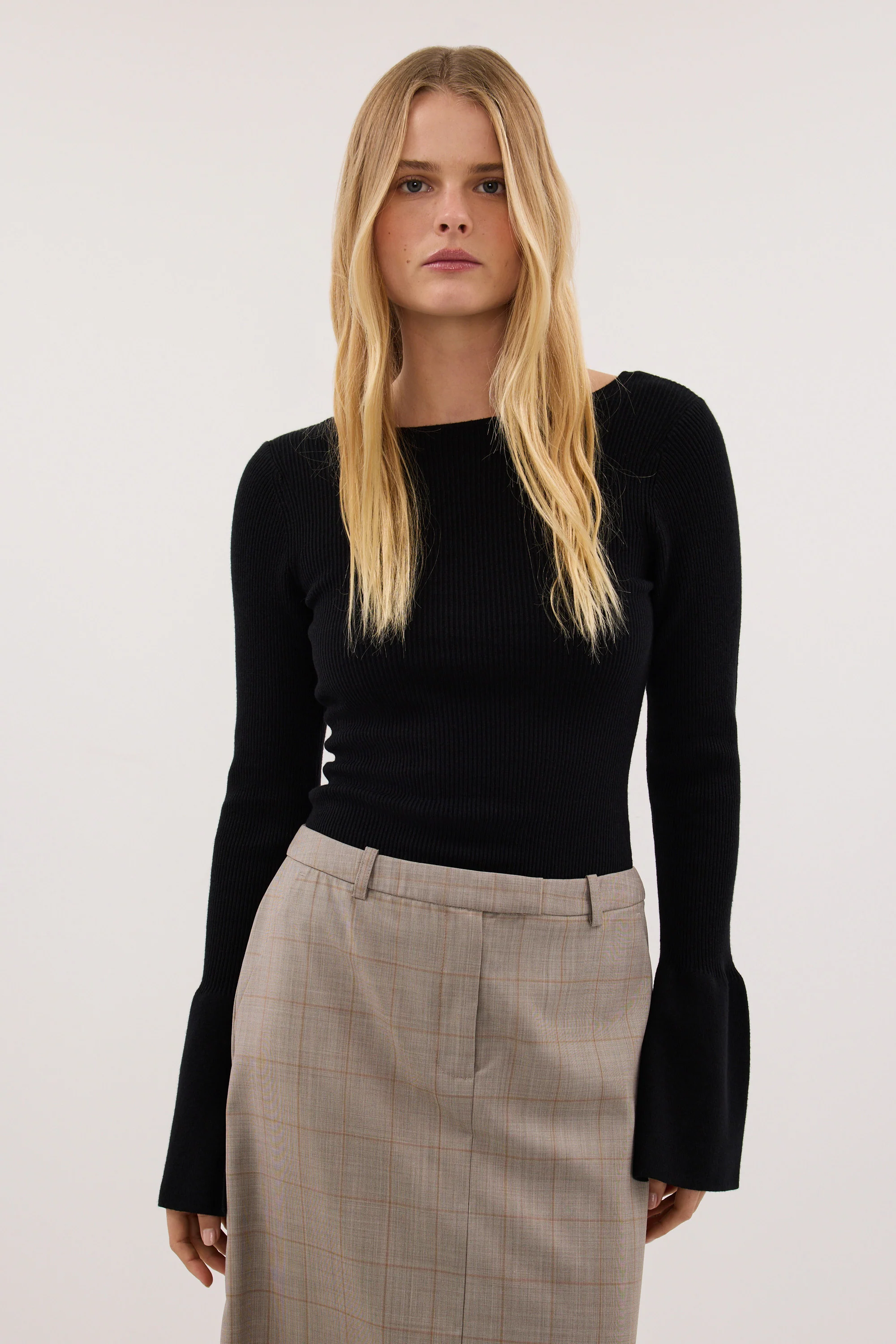 VARA BLACK LONG SLEEVE KNIT TOP - Image 2