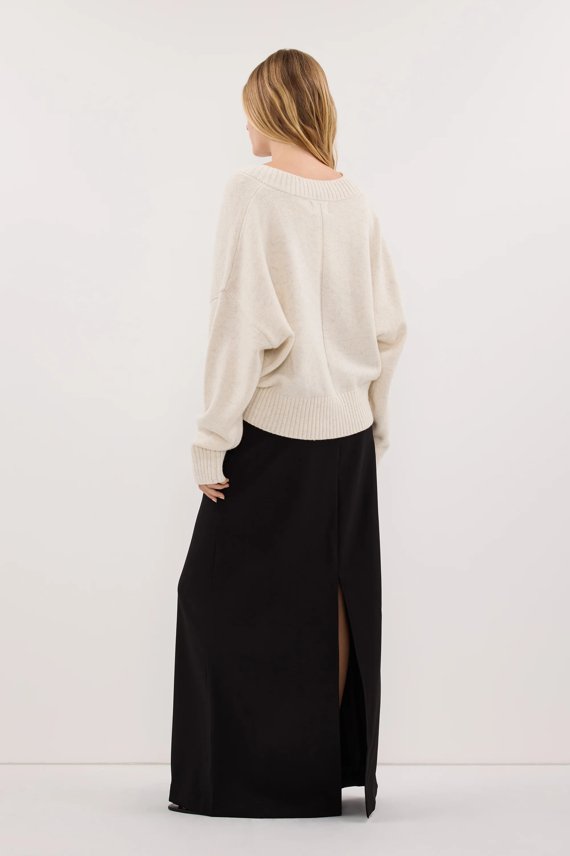 ZELLA IVORY V NECK KNIT JUMPER - Image 3