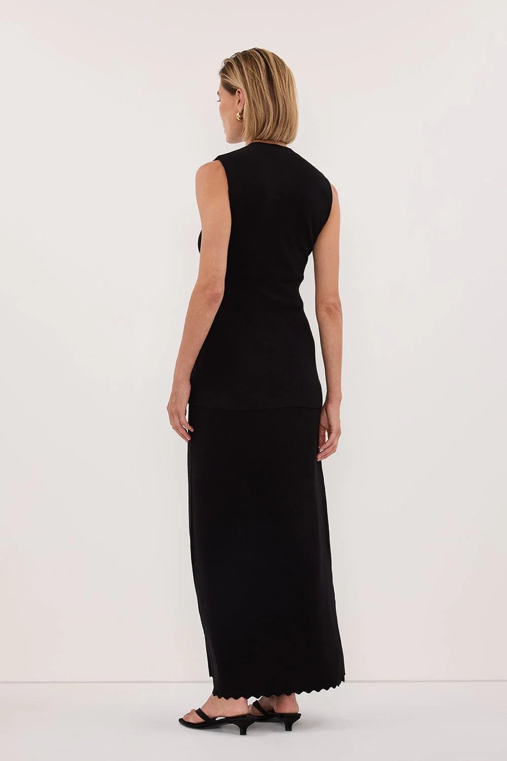 ZOE BLACK SCALLOPED KNIT MIDI SKIRT - Image 3